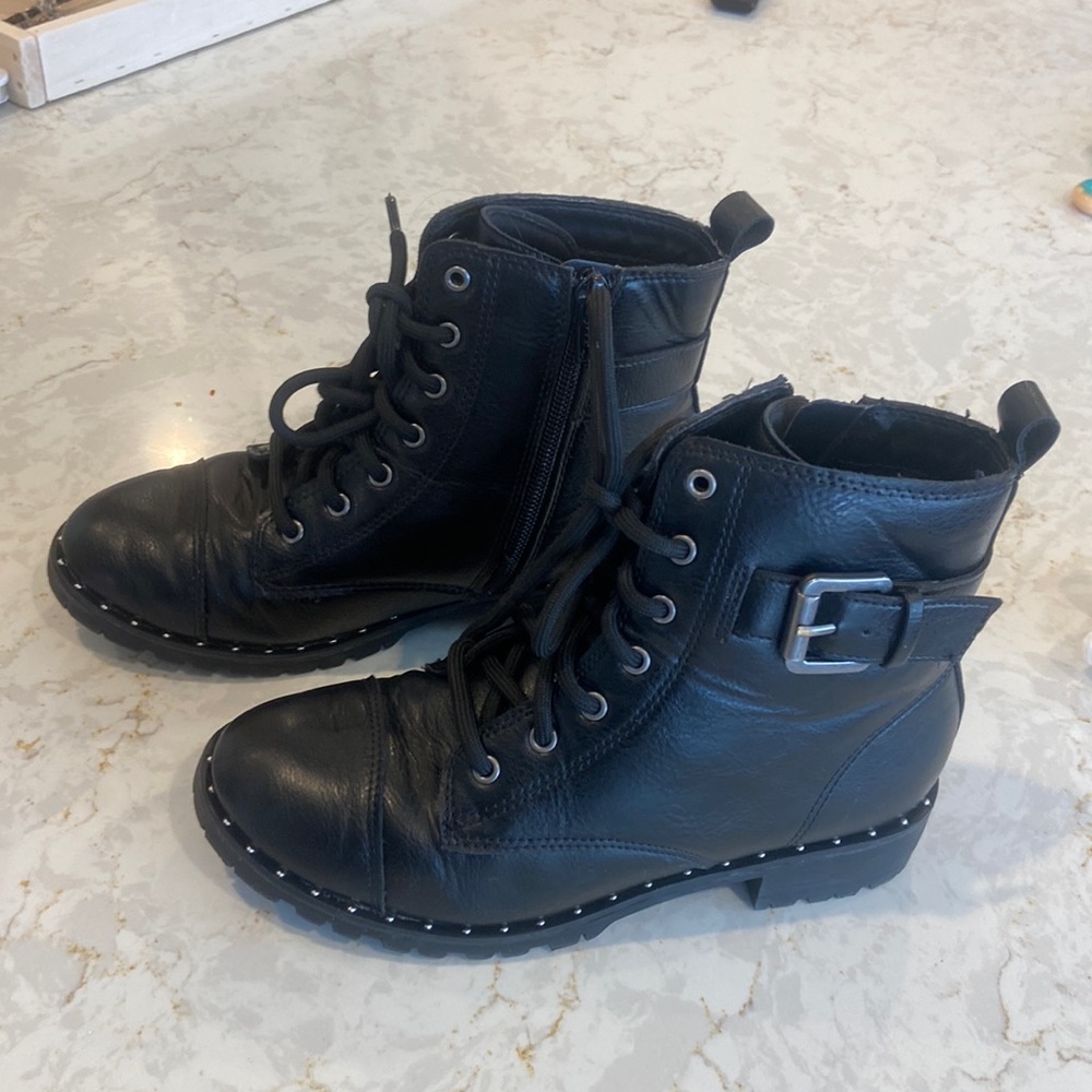 Girls boots